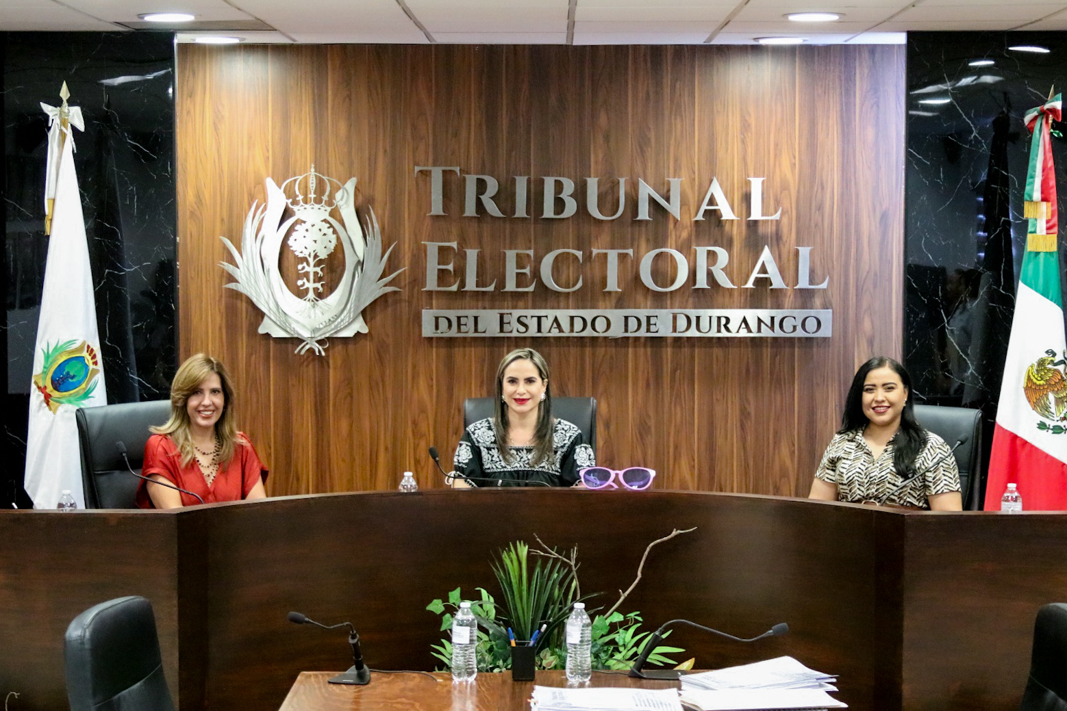 «TEED RESUELVE DOS JUICIOS CIUDADANOS Y GARANTIZA LOS PRINCIPIOS DE LEGALIDAD Y CERTEZA JURÍDICA”